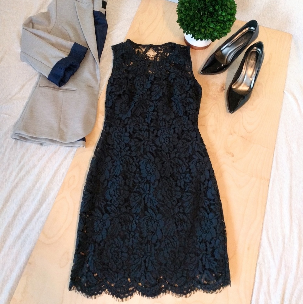 Banana Republic navy lace dress w/ scalloping